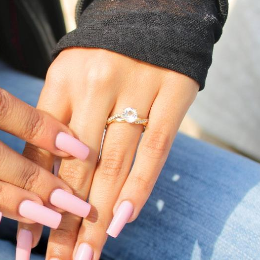 Bague Eleanor 21 cristaux autrichiens laiton haute qualité élégante